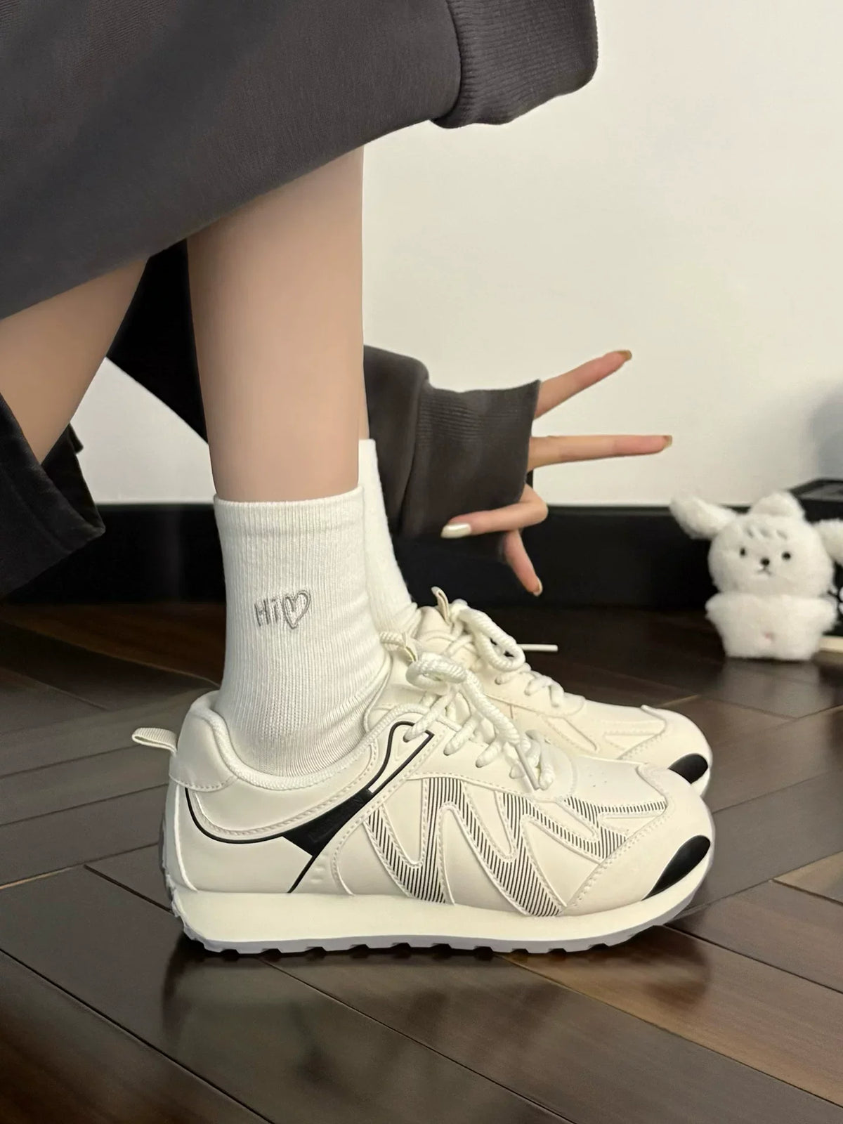 Women's Style Autumn New Product Fashionable Bestseller White Sneakers with Wide-leg Pants for Casual and Sports Shoes